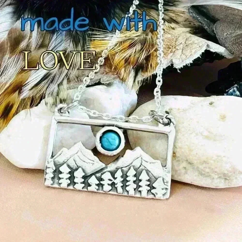 Turquoise Western necklace mountain pendant - Picture 4 of 10